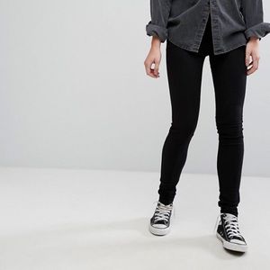 711 mid rise skinny Levi’s.